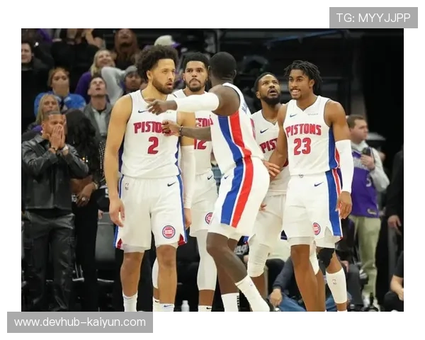 东部榜首活塞加时憾负西部倒数爵士，坎宁安空砍29+17